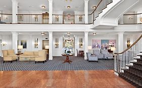 Avon Old Farms Hotel